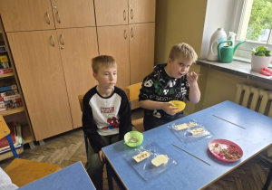 dzieci podczas warsztatów