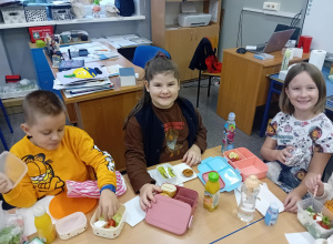 Zdrowe śniadanie w II a