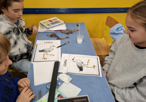 Sala lekcyjna, uczniowie podczas opracowywania litery C