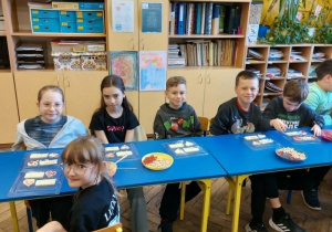 dzieci podczas warsztatów