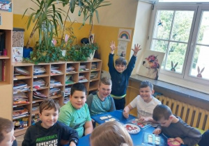 dzieci podczas warsztatów